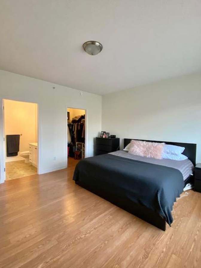 Yanike's room
