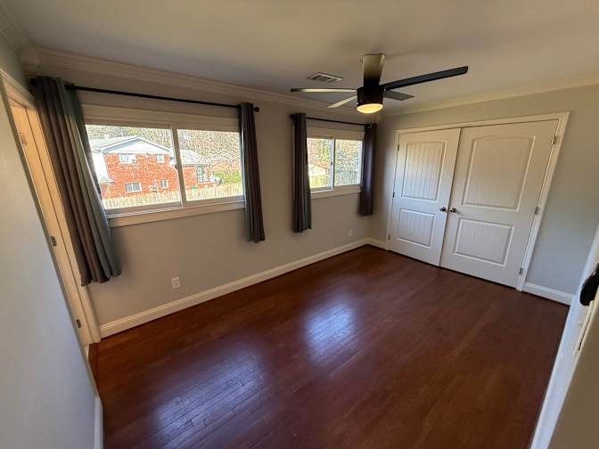 Alcove Rooms's room