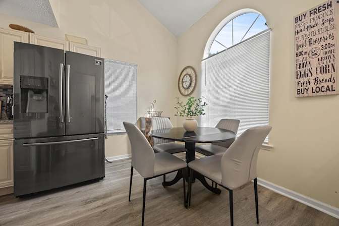 Alcove Rooms's room
