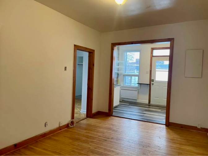 Safia Desrosiers's room