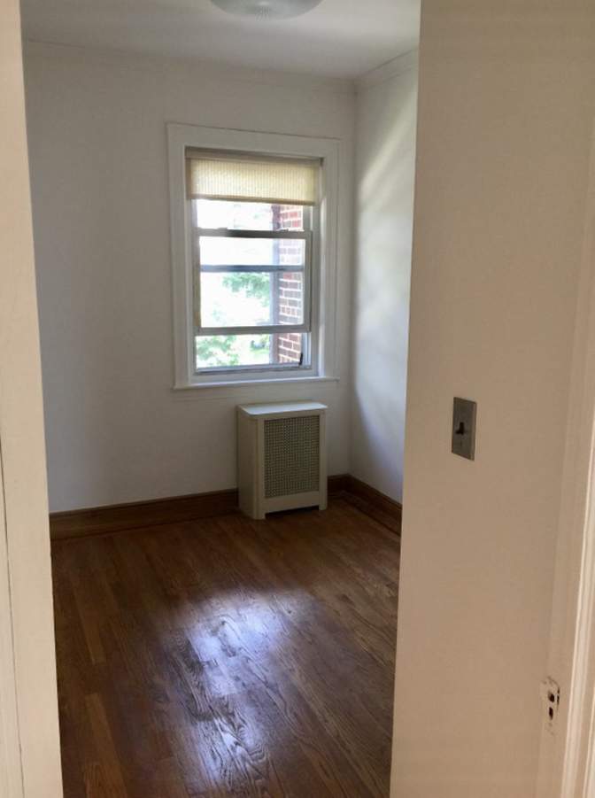 Room for rent in Jamaica NY's room