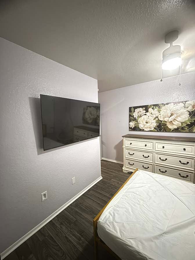 Vinny's room