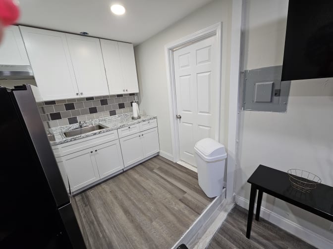 CL&C Property Management and Consulting's room