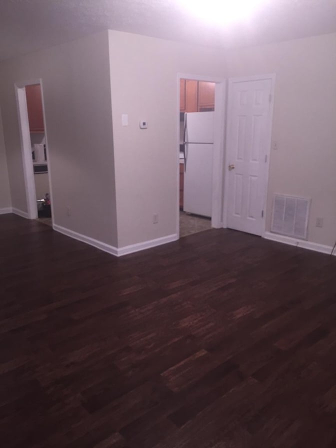 Dynelle's room