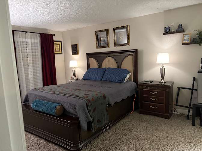 Charly's room