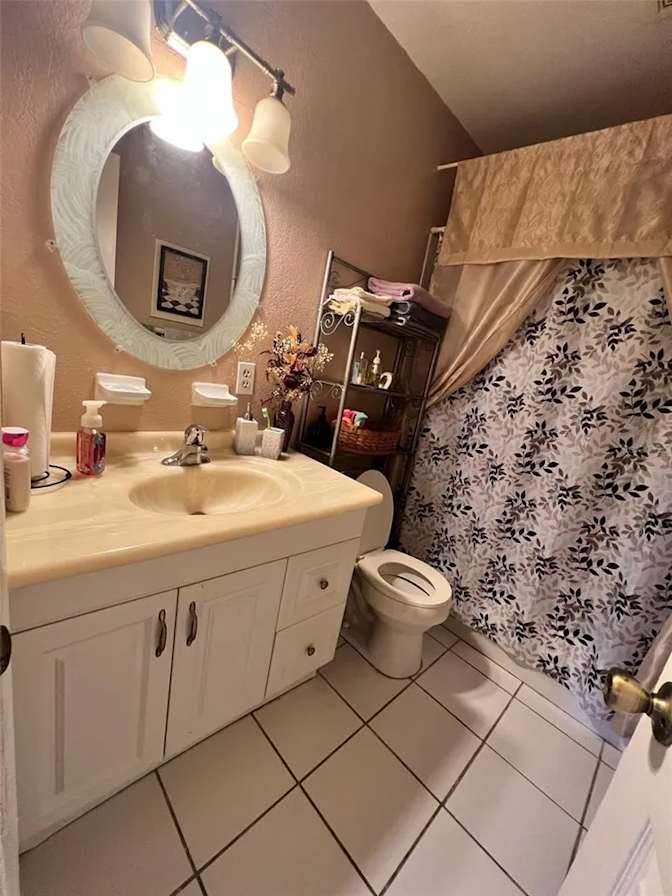 Sophia Rivers's room