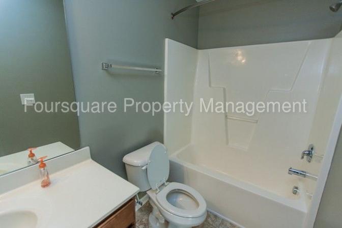 Alcove Rooms's room