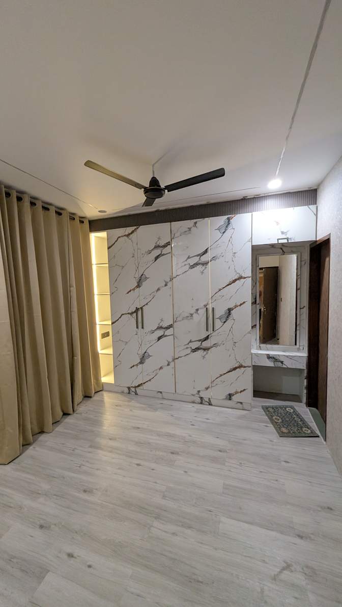 Naresh Garg's room