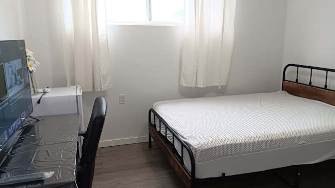 Christy Le's room