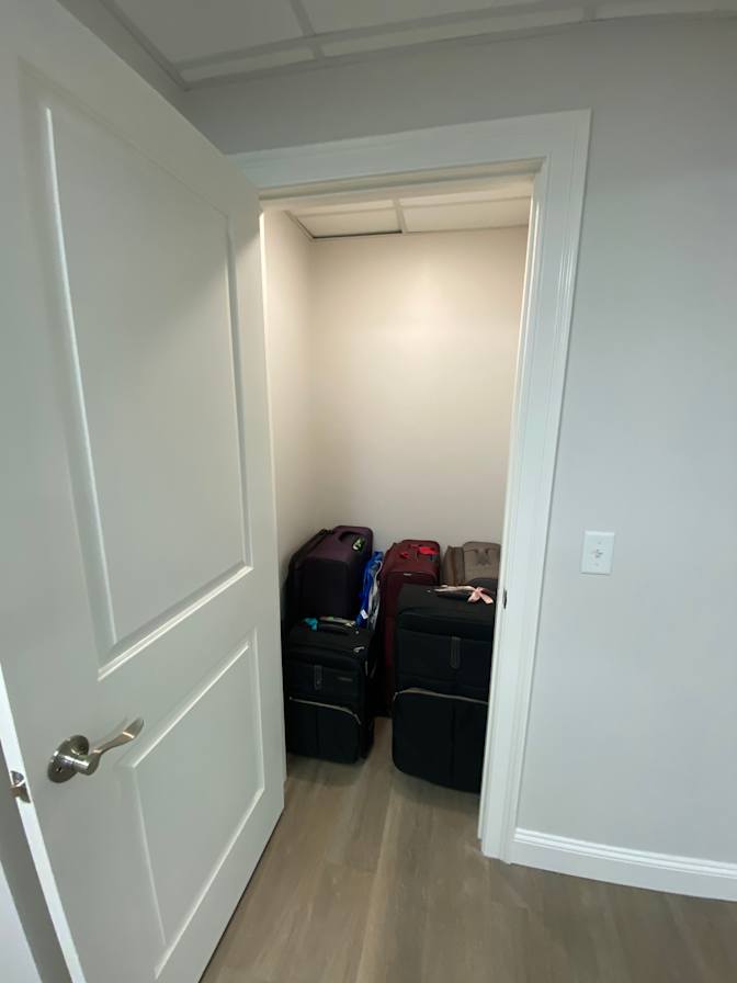 Nas's room