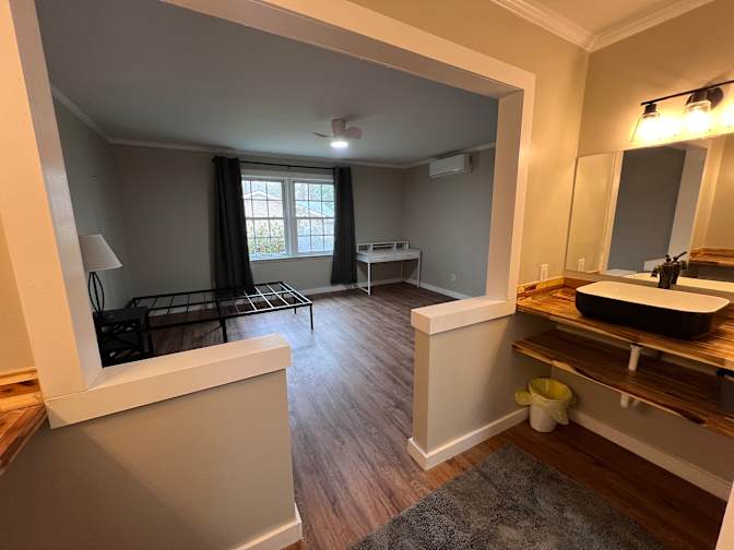 Darren Phillips's room