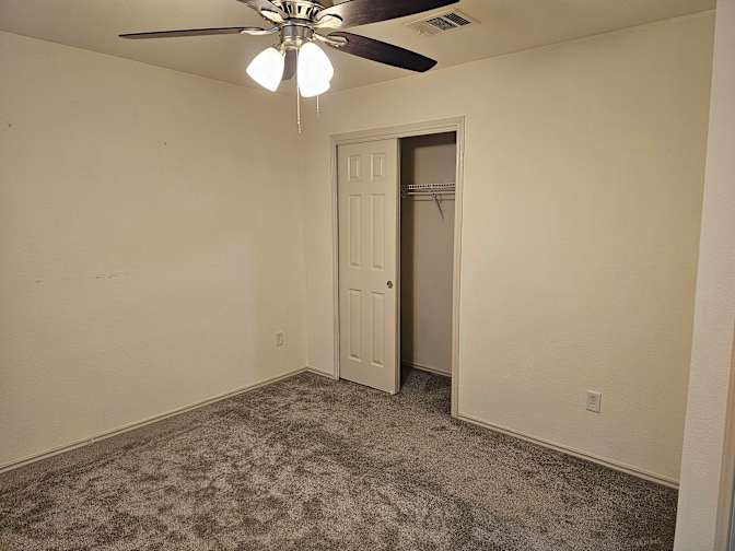 Carlos's room