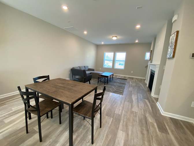 Alcove Rooms's room