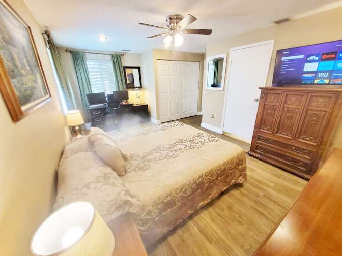 Jason Bryan, Realtor's room