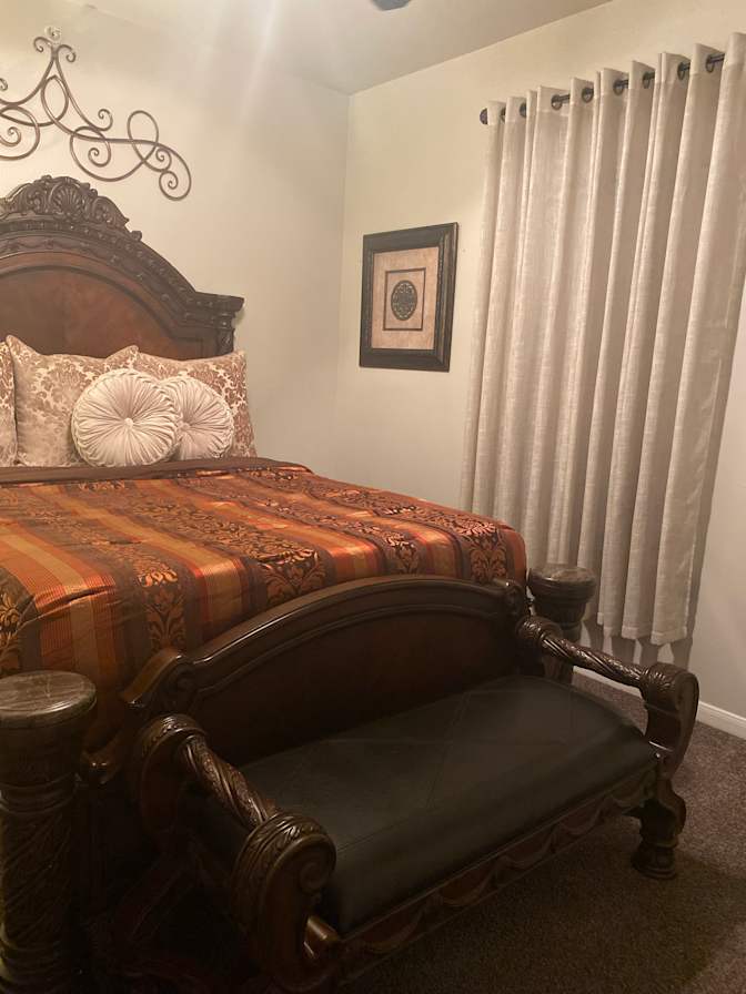 David Lee's room