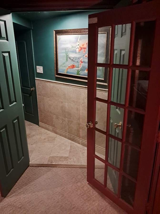 Geoffrey H's room