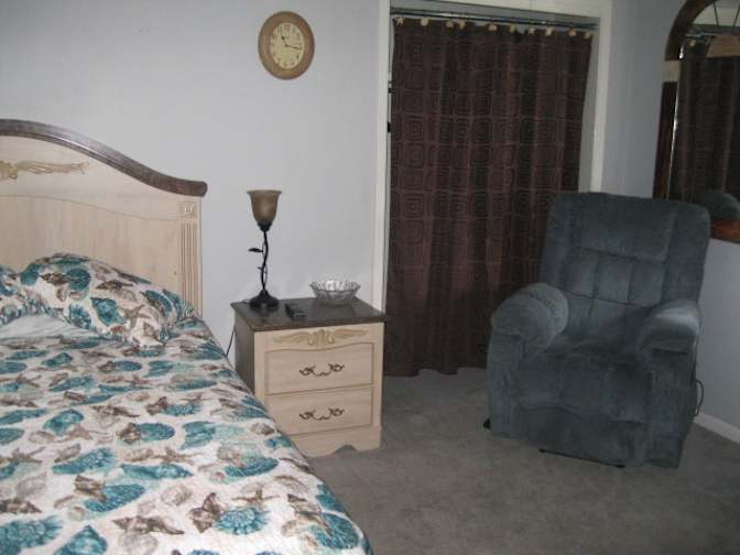 les's room