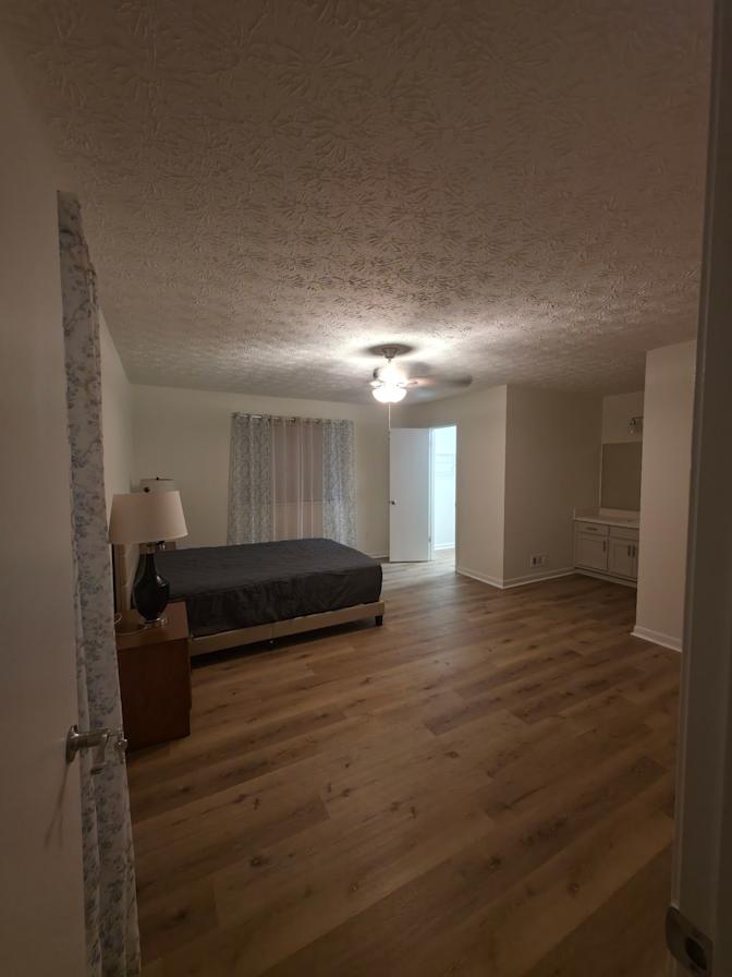 Dee's room