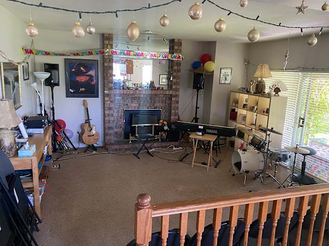 William  Lowe's room