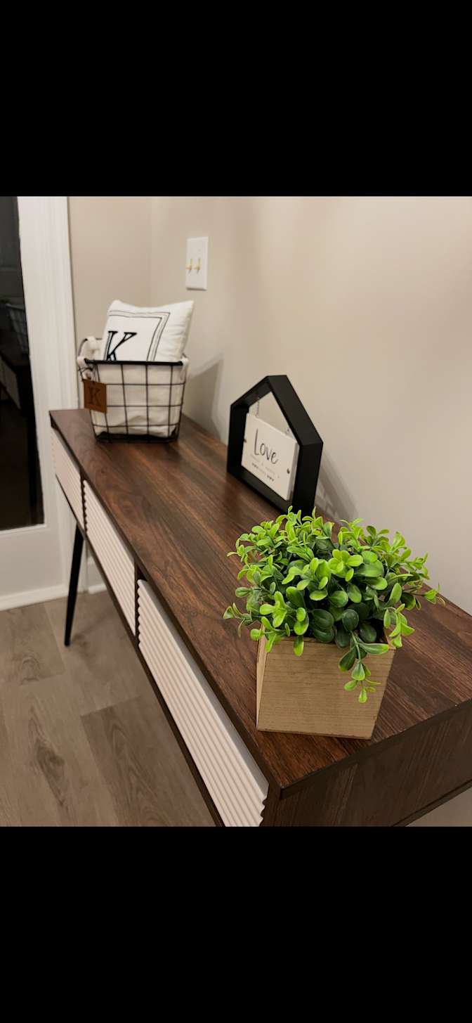Sandra L Robinson's room