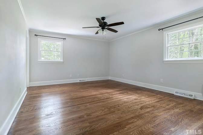 Alcove Rooms's room