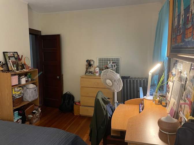 Liz's room