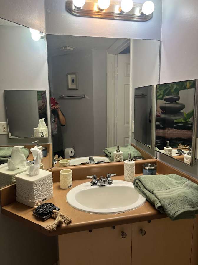 Debra Thomas's room