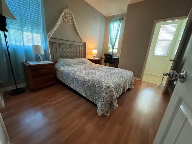 Sam & Fiona's room