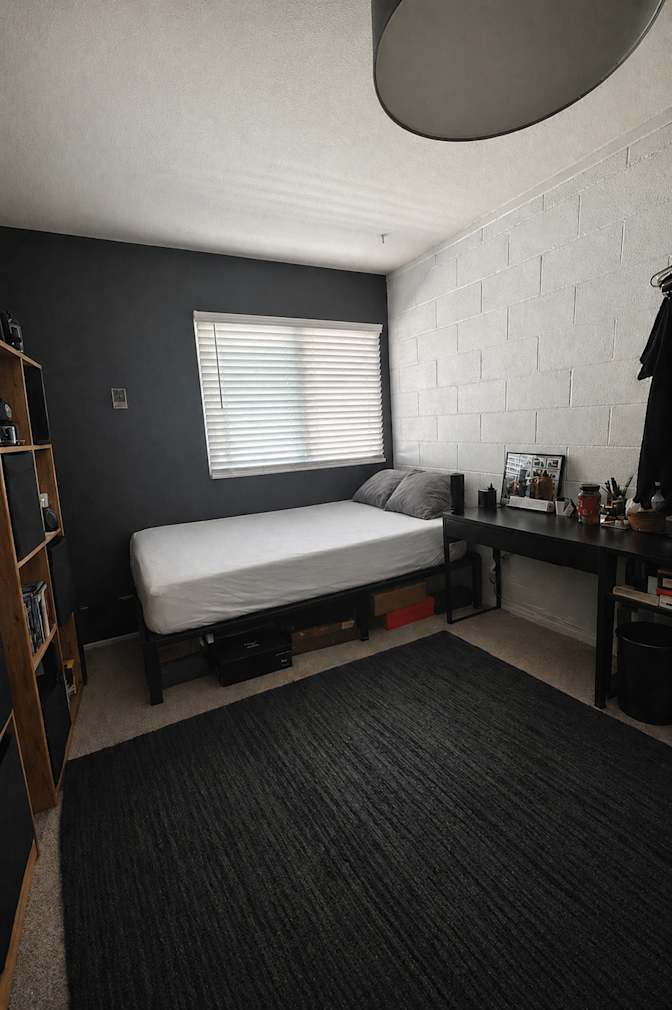 Alex Gonzalez's room