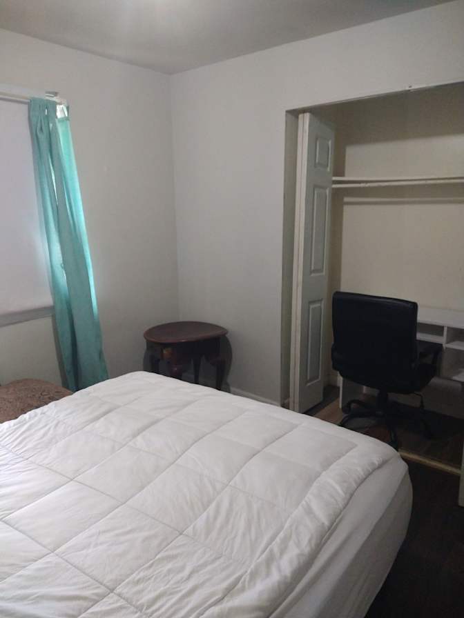Alcove Rooms's room