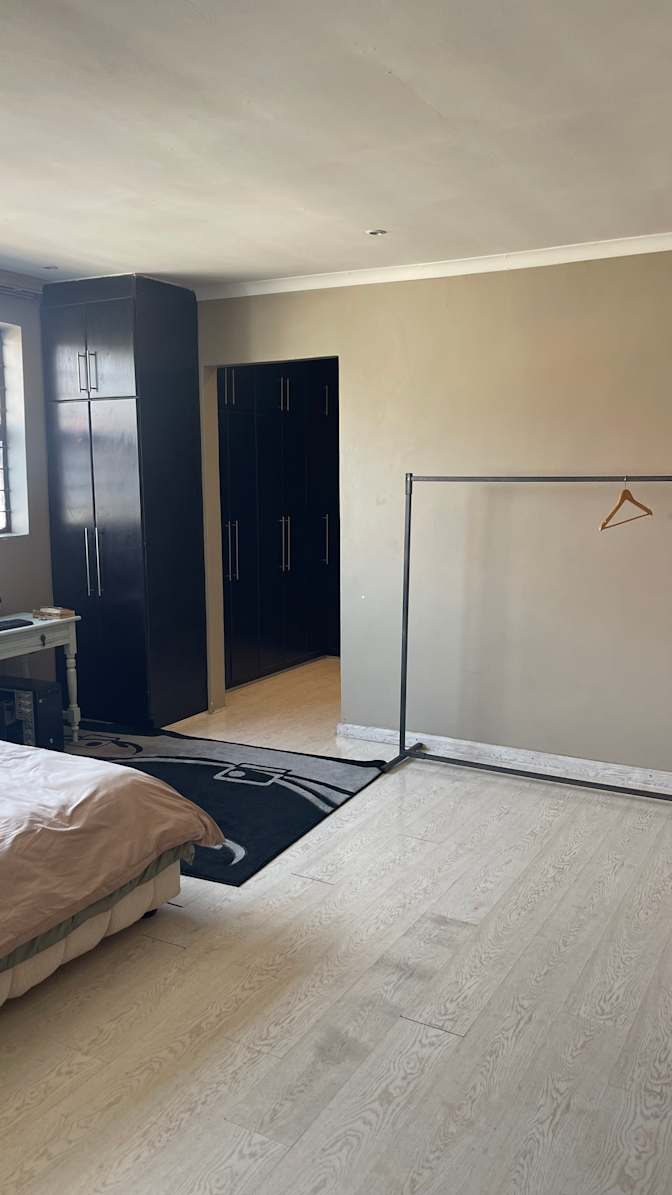 Azola's room