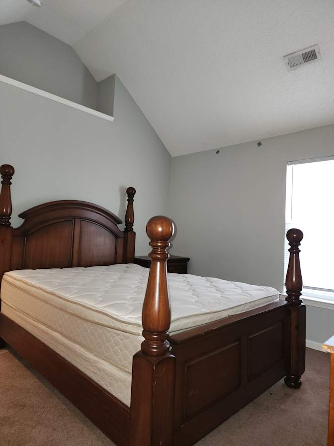Reshela's room