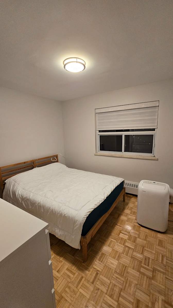 Muzaffer's room