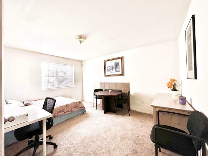 Ric's room