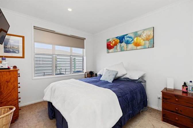 Lynn PHILLIPS's room