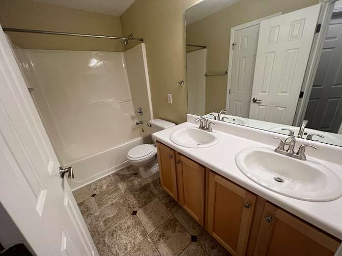 Alcove Rooms's room