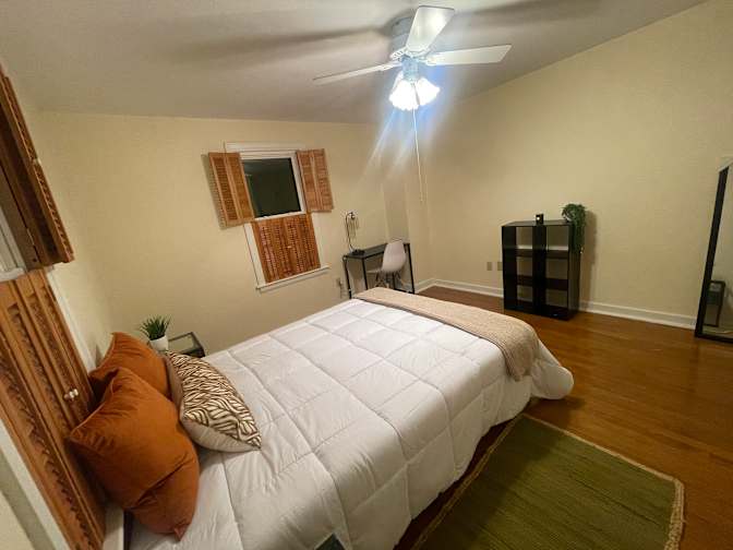 Lotus Consulting and Management LLC's room