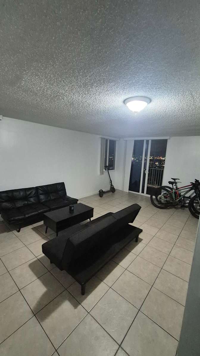 Claudio's room