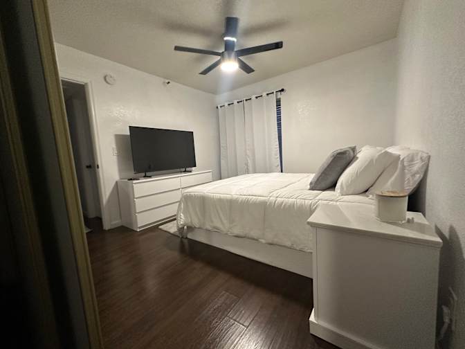 Linda R's room