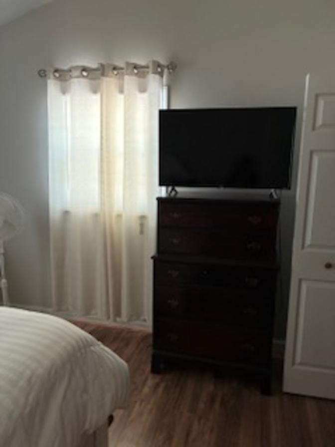 Alcove Rooms's room