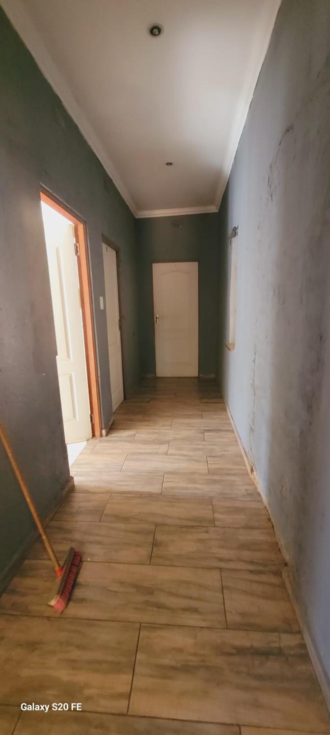 Tony Cellino's room