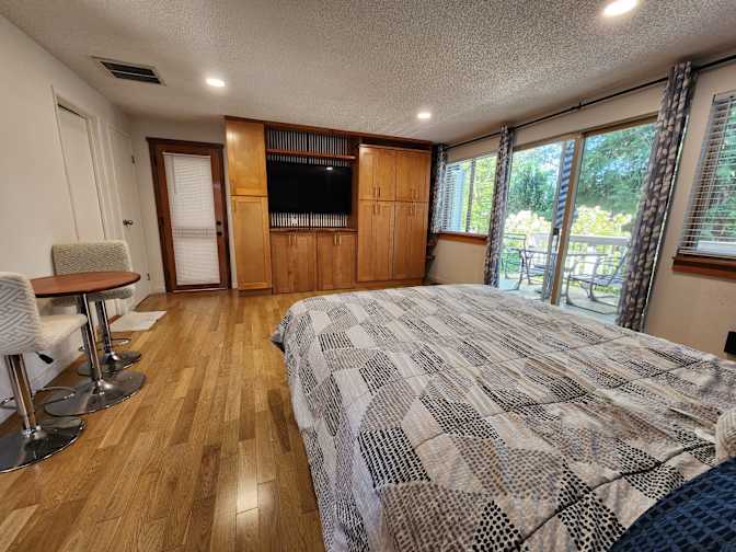 Avishek's room