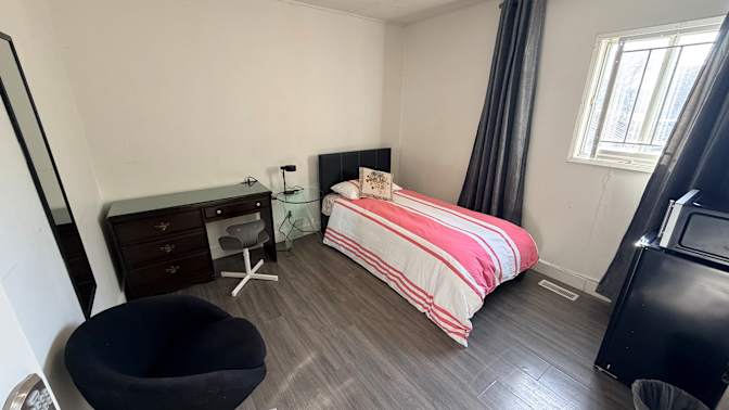Sami's room