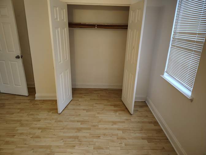 Chuzzlevit Redding's room