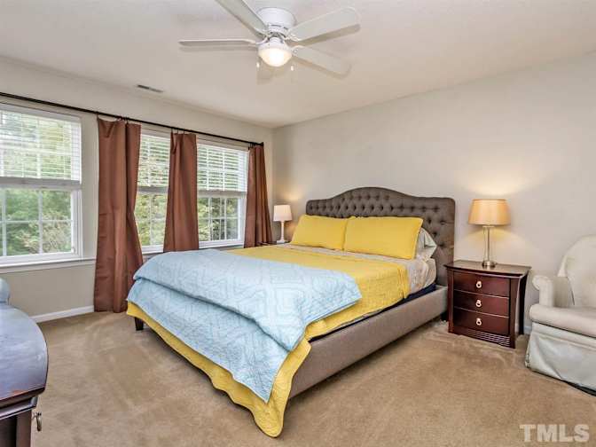Alcove Rooms's room
