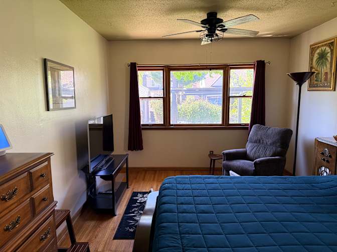 Paul J. Hammond's room