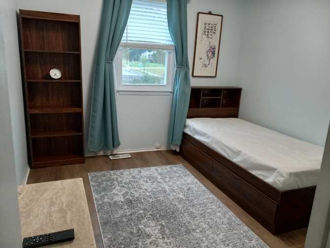 Myong's room
