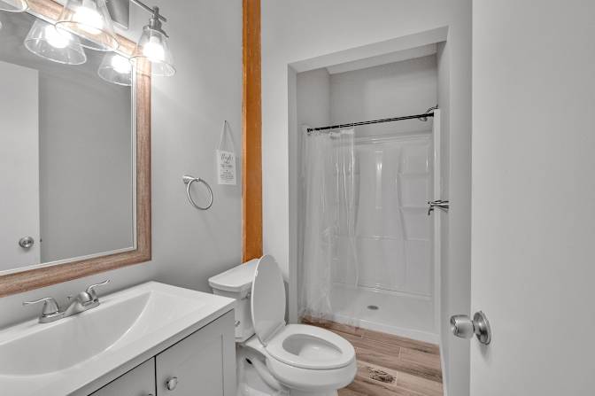 lifedoorrentals's room