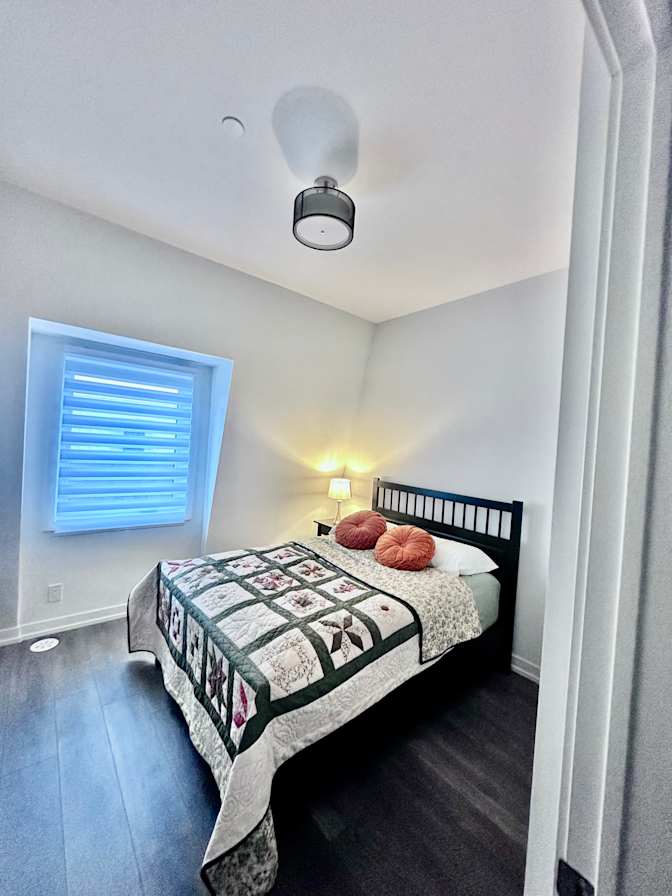 Spruce Pine Cres's room