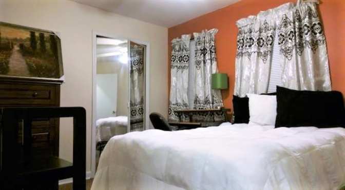 Dina's room